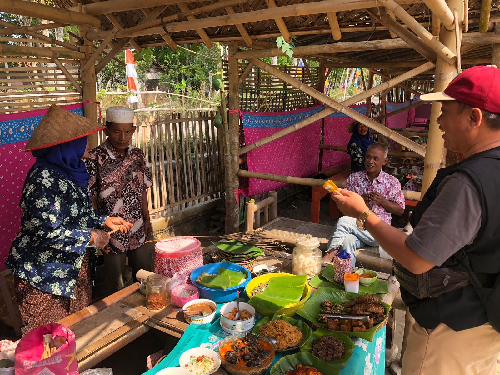 Kegiatan Pengabdian Masyarakat Tim Dosen Prodi MIK STMM di Pasar Inis Purworejo