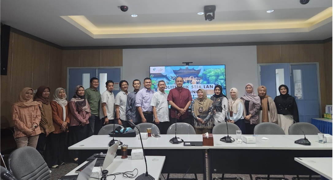 Politeknik STIA LAN Bandung Studi Tiru Sistem Layanan Akademik STMM